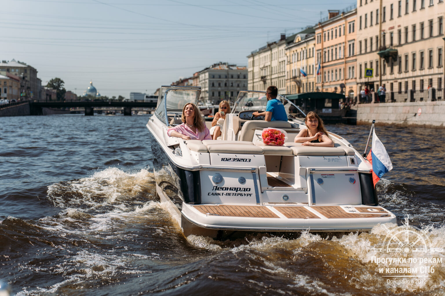 Осенний Петербург на катере Леонардо